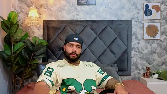 Apolo_rousse1's cam snapshot