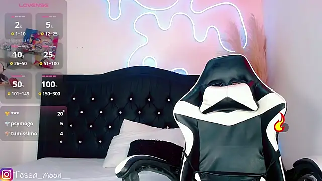 Tessa_Moon_'s cam snapshot