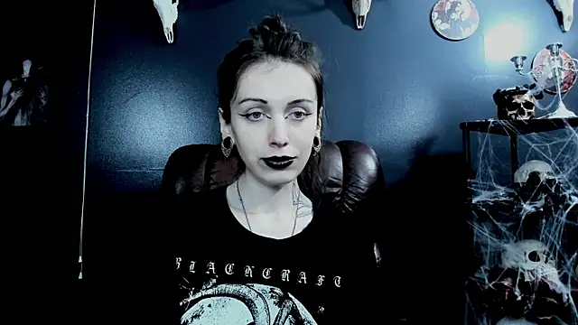 TheVampira's cam snapshot