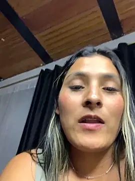 Cami_Leon2's cam snapshot