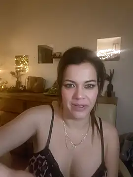 Foxy-Milfy's cam snapshot