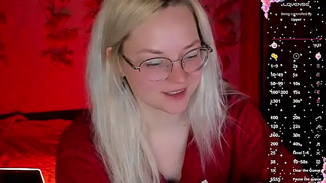 HoneyDazzle's cam snapshot