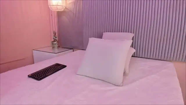 Little_vel's cam snapshot