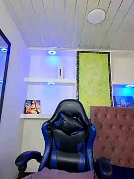 susan_mooree's cam snapshot