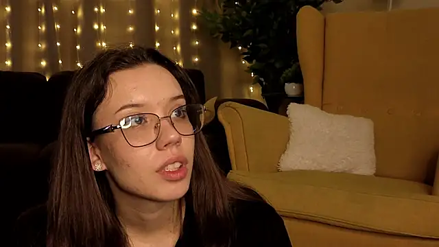 FabiolaCowing's cam snapshot