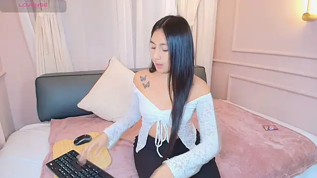 Nahomi_key_'s cam snapshot