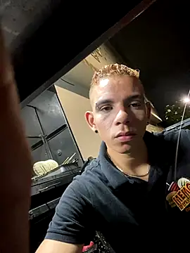 Dylams_maja's cam snapshot