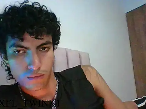 axel_love13's cam snapshot