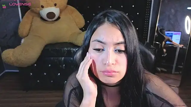 ari_lynn_b_'s cam snapshot