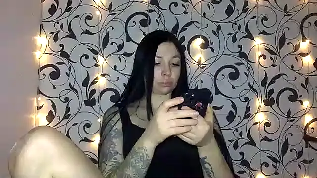 Ivelaa's cam snapshot