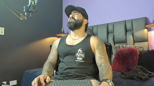 Lyon_vach live sex cam