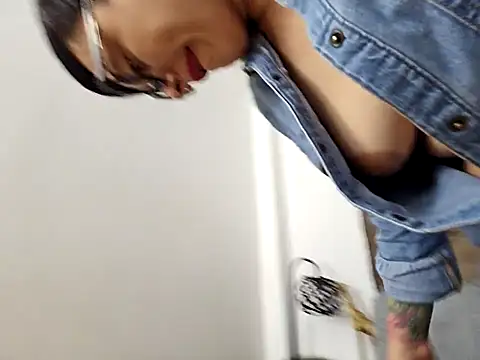 Daniela_Leonn's cam snapshot