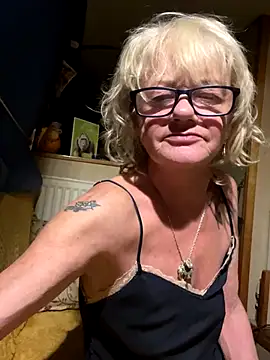 ladyboatlady's cam snapshot