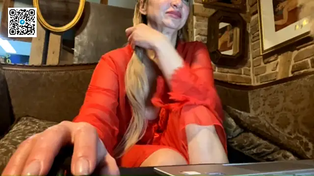 Lapussia's cam snapshot