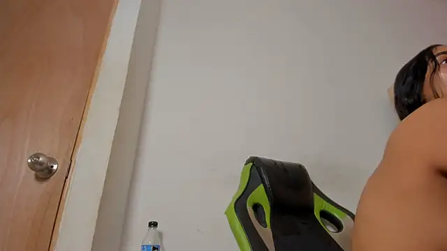 Dakota_x18's web cam