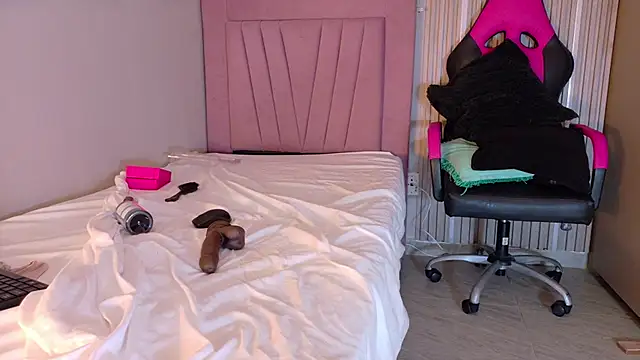 meli_peach1's cam snapshot