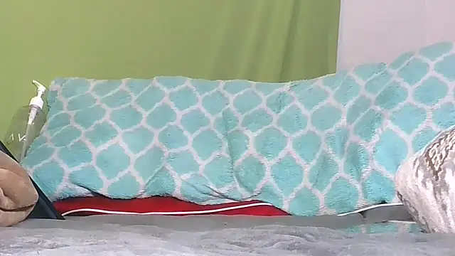 Carolinayoungin live sex cam