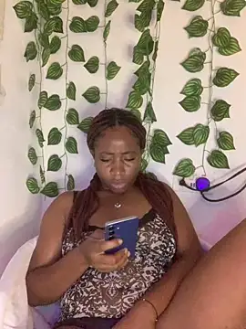 MISSMAYMADMYDAY's cam snapshot