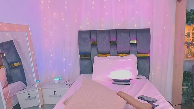 anitaglow's cam snapshot