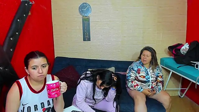 lesbiancuple's cam snapshot