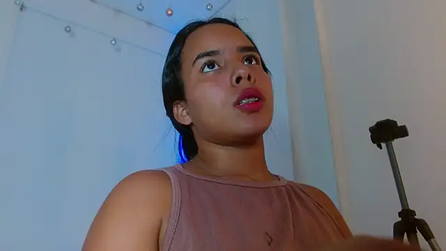 Roxy_Stonee's cam snapshot