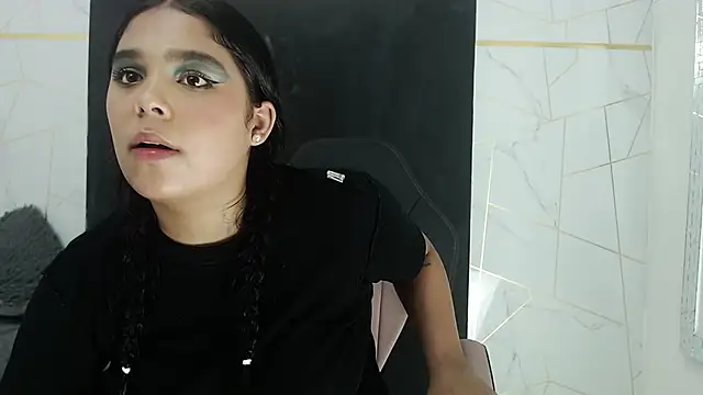 Sophie_Walker17's cam snapshot