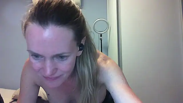 Annylove1's cam snapshot