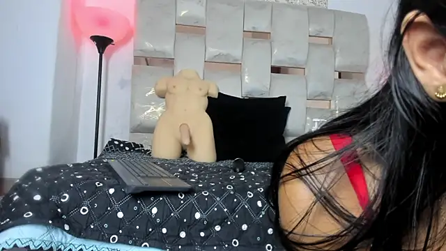 Nyra_18's cam snapshot