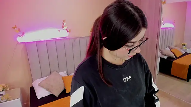 Charlotte_Olsen_'s cam snapshot