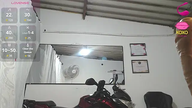 mia_donatto369's cam snapshot