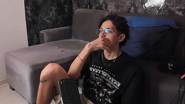 nicolai_drake's cam snapshot