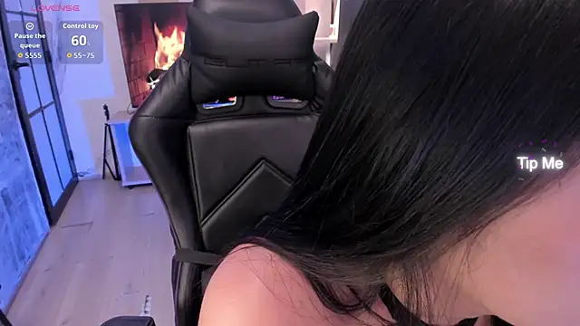 LunaBaker-1's cam snapshot