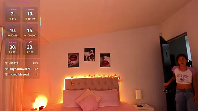 Emily_Warren_'s cam snapshot