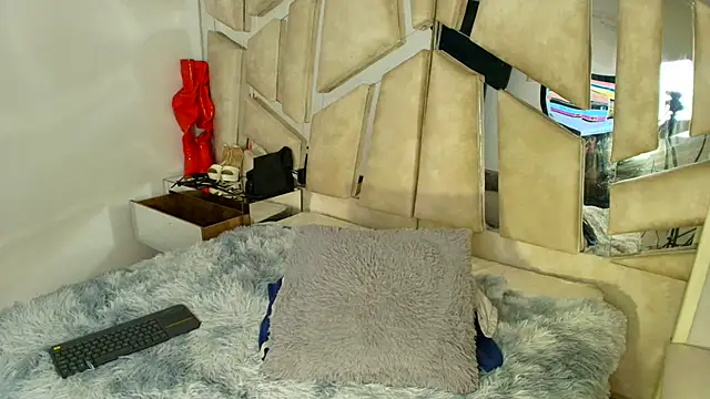 Natalyefoster's cam snapshot