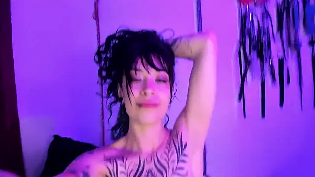 dungeongirls's cam snapshot