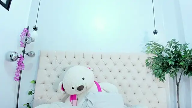 Victoria_Coleman live sex cam