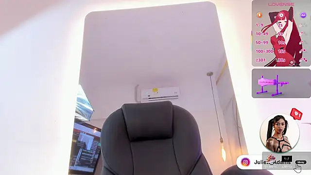 Juliett_Adams_'s cam snapshot