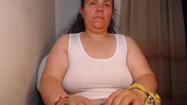 agathamiller01's cam snapshot