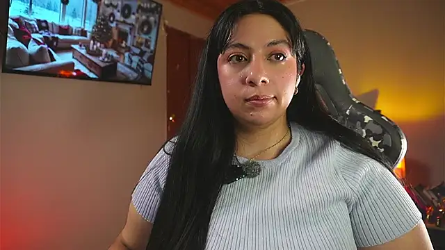 coraline_latin's cam snapshot