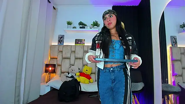 little_sophie18's cam snapshot