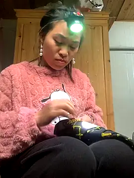 tuyetnhi-00's cam snapshot