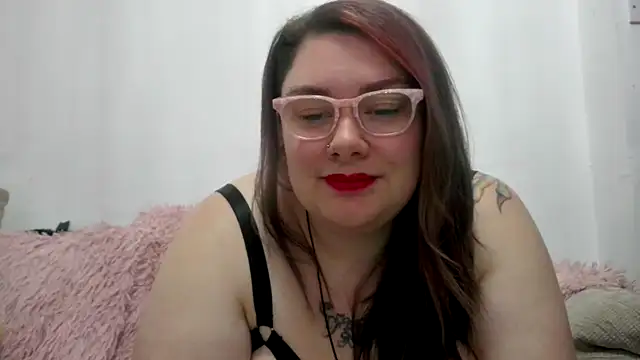 Bustycurves's web cam