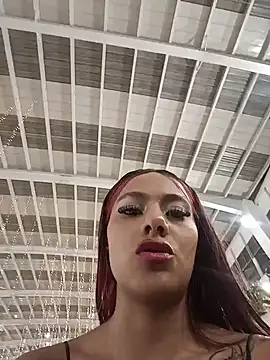 Emilyy-18's cam snapshot