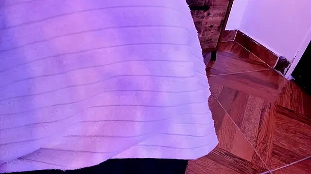 Alicee_Evans_'s cam snapshot