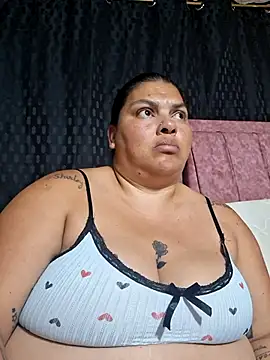 chubby_sexy_big_tits's cam snapshot