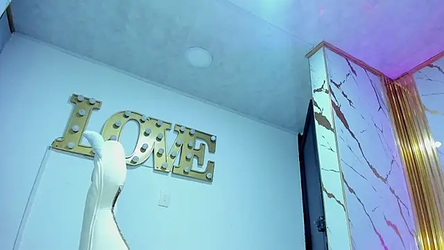 sweet_celeste18_'s cam snapshot