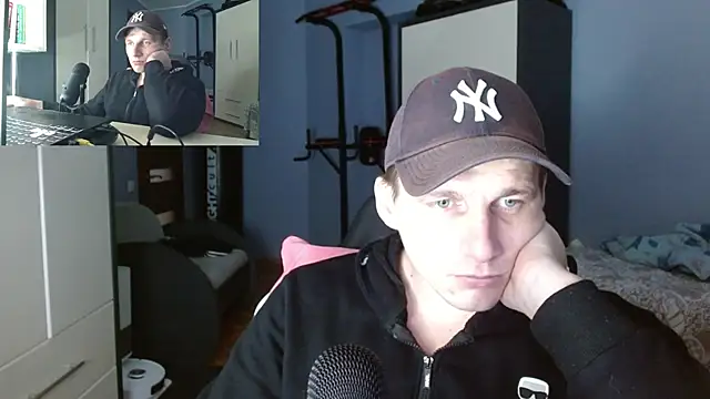 PoliglotJoe's cam snapshot