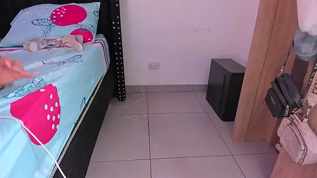 DAYANNAVELEZ live sex cam