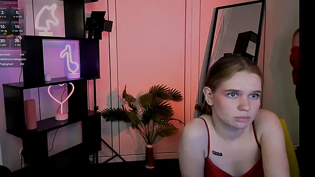 lola_swon's cam snapshot