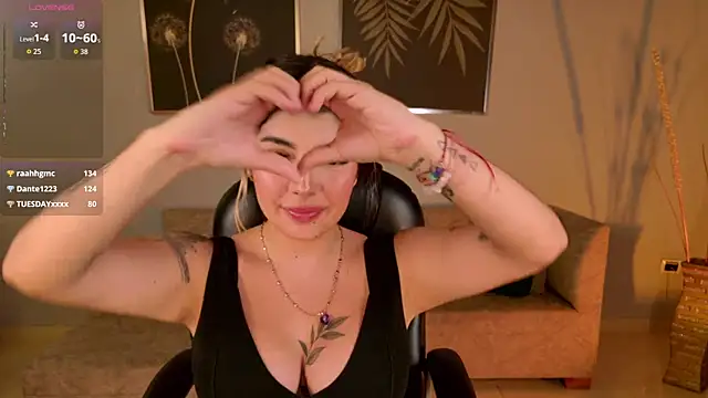 LisaMonroe_'s cam snapshot